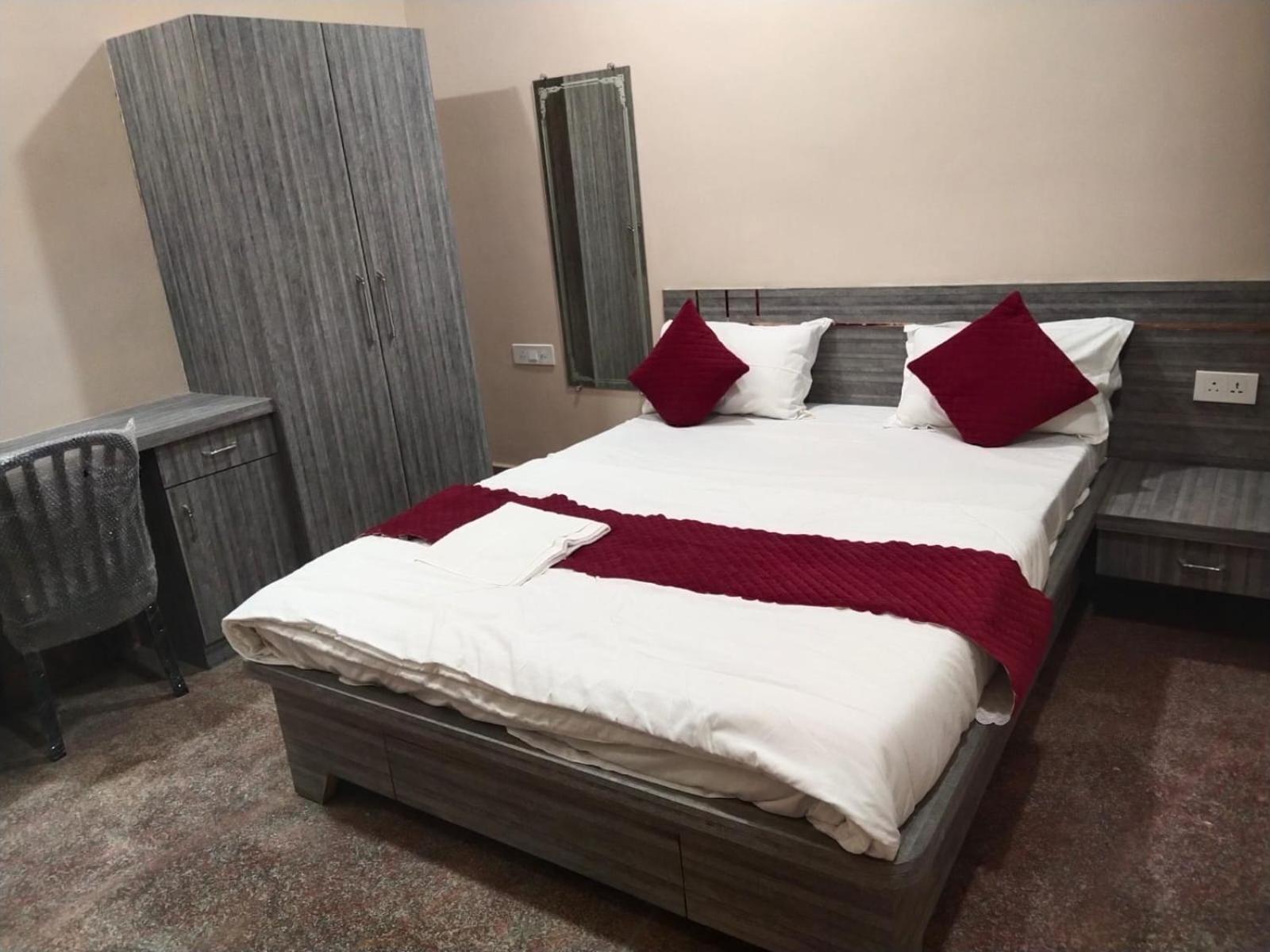 Hotel Utsav Palace Kanpur Dış mekan fotoğraf