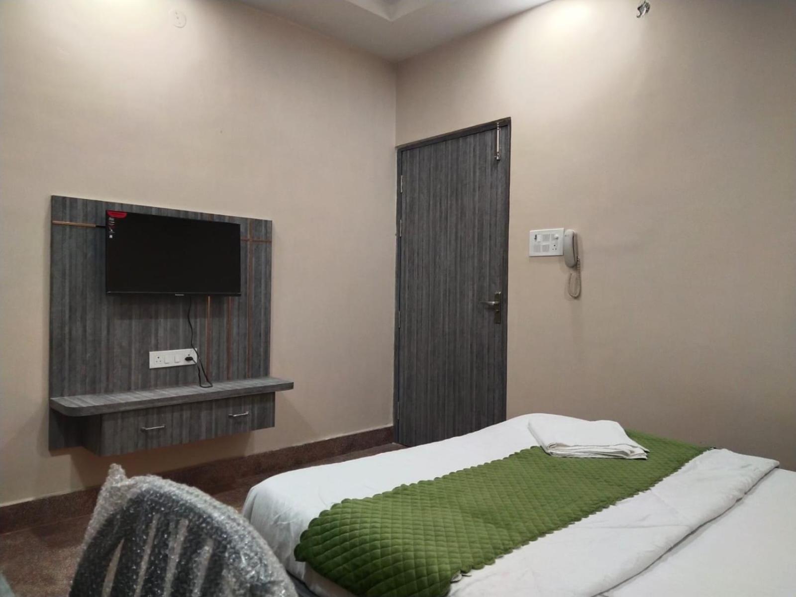 Hotel Utsav Palace Kanpur Dış mekan fotoğraf