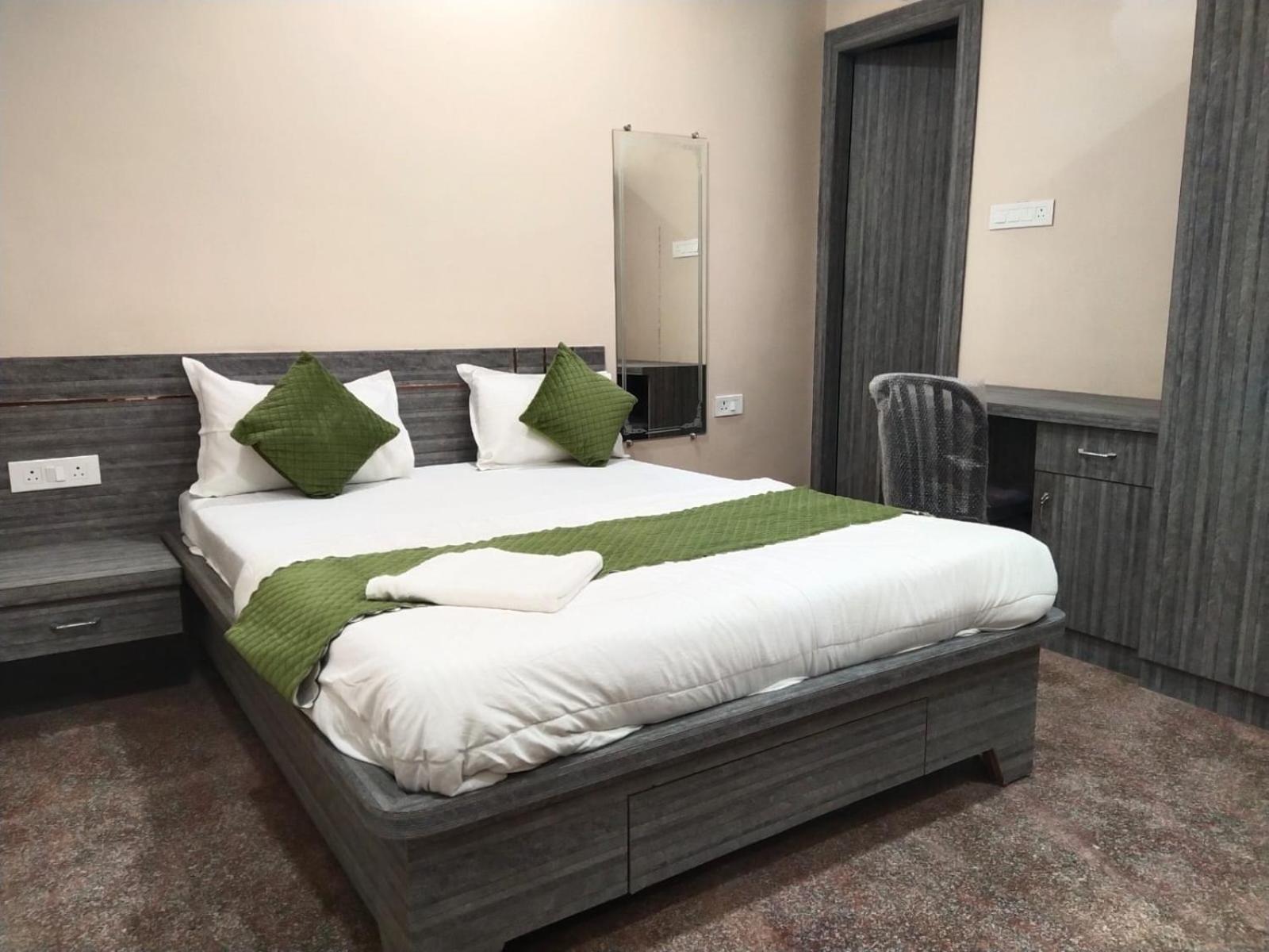 Hotel Utsav Palace Kanpur Dış mekan fotoğraf
