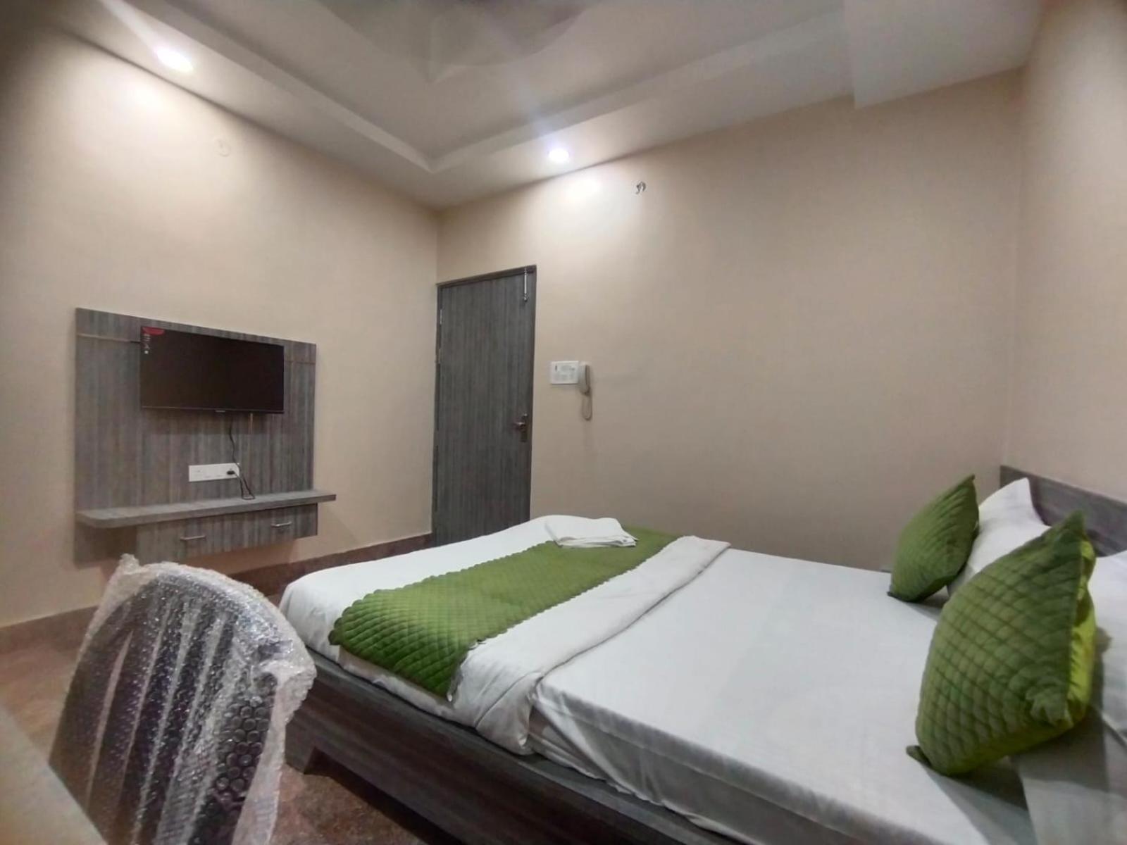 Hotel Utsav Palace Kanpur Dış mekan fotoğraf