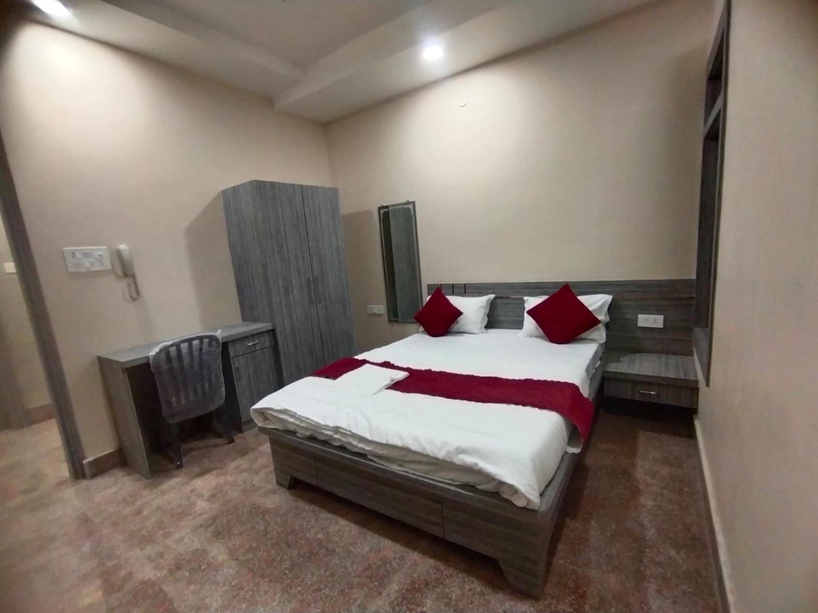 Hotel Utsav Palace Kanpur Dış mekan fotoğraf